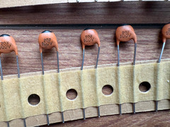 Ceramic capacitors – Various values and voltages (for hobbyists)