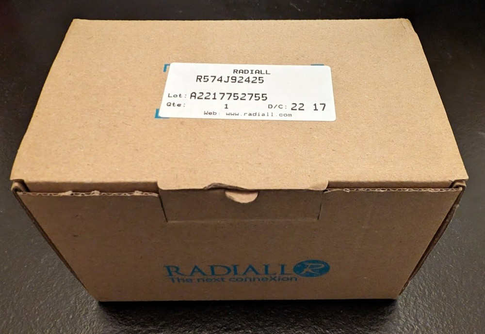 Radiall R574J92425 DC – 50GHz 12v SP4T Coaxial Switches 2.4mm Coaxial Connectors
