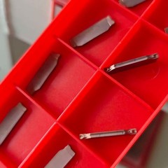 10pcs N123E2-0200-0002-TF ZM1125 2mm Wide Carbide Grooving Inserts N123E2 0200