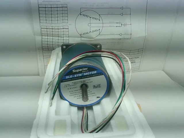 Superior Electric M092-LS09E Slo-Syn Stepping Motor 2.5VDC 4.6A 200Steps/Rev M09