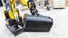 TYPHON 600mm Tilting Bucket 23in Hydraulic Buckets Attachment For Mini Excavator