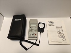 Extech 401025 Light Meter Digital Foot Candle Handheld Lux Fc Analog with Bag