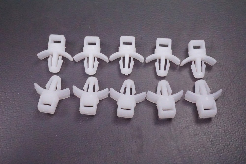 Lot of 10 FTH-3-01-C Essentra Cable Tie Mount Flat Holder #3 Nylon 6/6 Push NOS