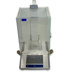 Mettler Toledo XS105 DualRange Analytical Balance 41g/120g x 0.01mg/0.1mg