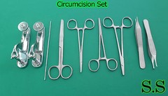Circumcision Set c/w “2 Gomco” style clamp 1.1cm+1.3cm, s/s & 6 s/s inst DS-825