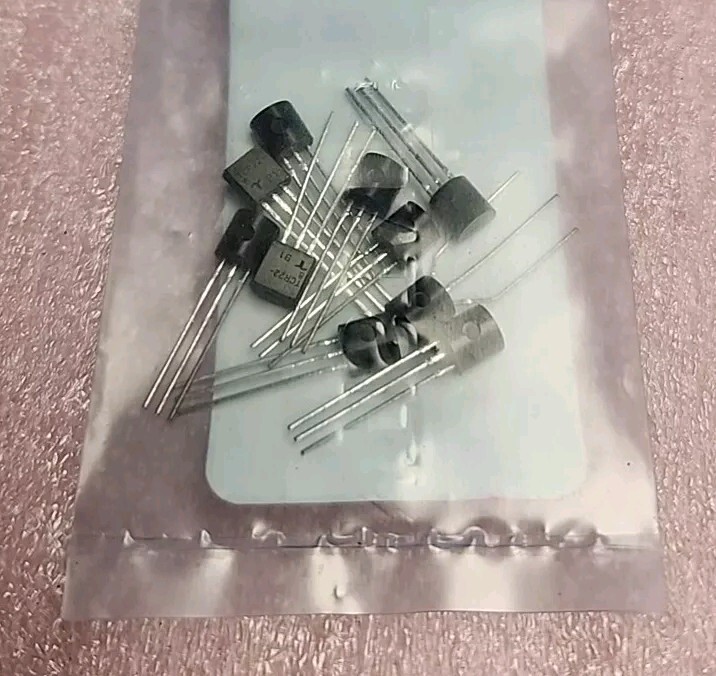 10PCS TCR22-8RP LITTELFUSE 200uA 1.5A TO-92 TRIACs ROHS