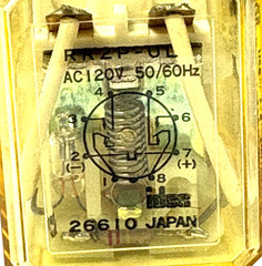 IDEC FUSES LOT OF 4 26610 AC120V 50/60HZ RR2P-UL