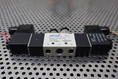 AIRTAC 4V220-08 Solenoid Valve 0.15-0.8MPa With DC24V 3W Coil Used With Warranty
