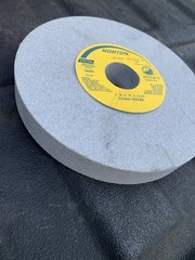 Norton Grinding Wheel 7x1x1-1/4” Hole, 32A60-K5VBE