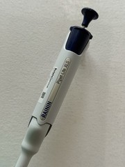 Rainin L-200 XLS Pipet Lite XLS ~ LTS 20-200ul LTS ~ Single Channel ~ Calibrated