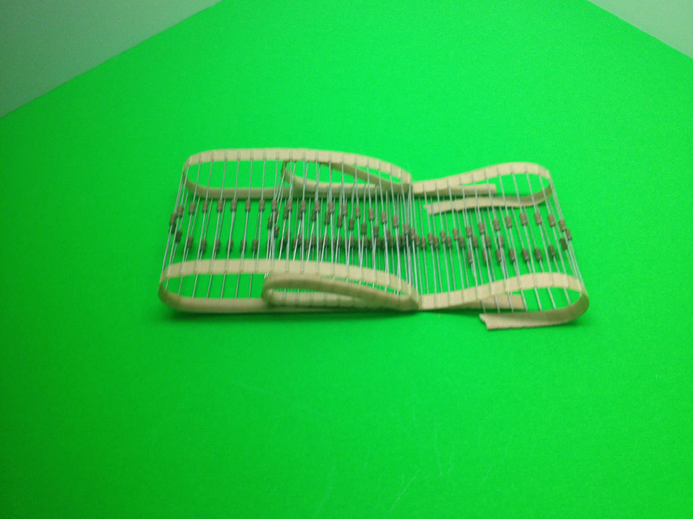 866K Ohm 1/2 Watt 1% Metal Film Resistor Lot of 100 Pieces (273-866K-RC)