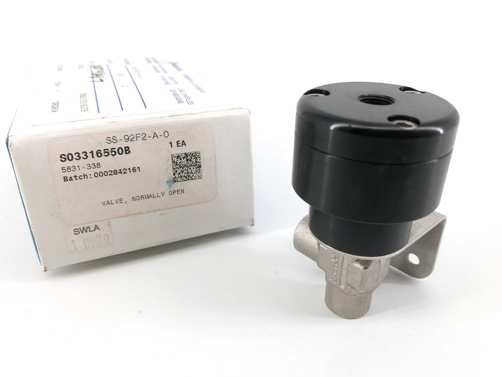 New Swagelok SS-92F2-A-O Angle-Pattern Toggle Valve Stainless Steel 1/8″ FNPT