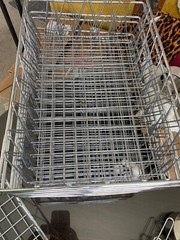 HUBERT® Wire Display Basket Rectangular Chrome Plated Pastry Basket Bakery Tray