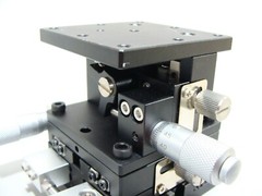 1 x Right-Handed Micrometer XYZ Translation Stage 60x60mm Cantilever Z-Axis