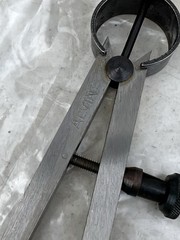 vintage ALVIN Germany Drafting Machinist 4″ inside Calipers Dividers w/ Spring