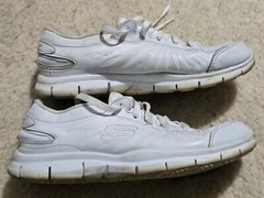 Skechers Women’s Size 8 White Work Shoes Sneakers Relaxed Fit Sneaker 76564