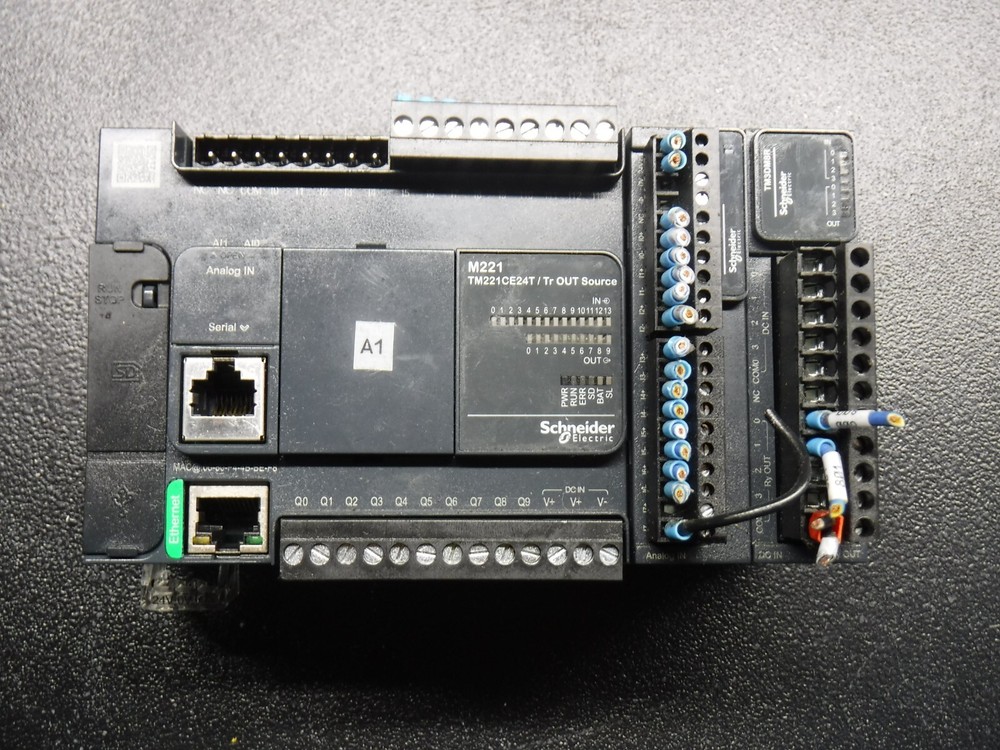 Schneider Electric M221 TM221CE24T/Tr OUT Source / TM3AI8 / TM3DM8R