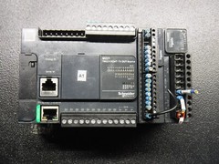 Schneider Electric M221 TM221CE24T/Tr OUT Source / TM3AI8 / TM3DM8R