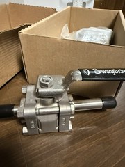 Swagelok 3 Piece Ball Valve CF3M SS65TW12T65-3-SC11 0.62 In 15.7 mm