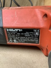 HILTI TE5 1/2″ DRIVE CORDED SDS PLUS ROTARY HAMMER DRILL IN CASE (G29021022)