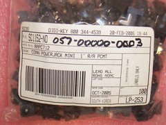 QTY (10) RAPC712 SWITCHCRAFT R/A DC BARREL POWER JACKS 2.5mm ID 5.5mm OD
