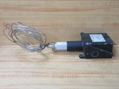 United Electric Controls Company E100-13545 Temperature Switch E10013545