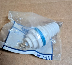 HH Smith / Abbatron 9545 High Voltage Insulator, 1/2″ Mnt, 10-32 Screw (New)