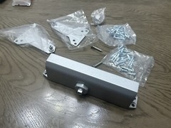 Medium Duty Hydraulic Door Closer Aluminum UH4031 — MISSING ARM!