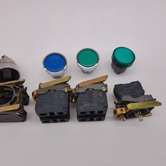 Schneider ZBV-G3, ZBE-102, ZBE-101 Monetary, E Stop, Turn, Indicator Lot of 6