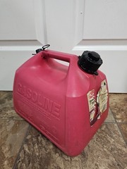 Pre-ban Rubbermaid 2.5 Gallon Vented Fuel Jug With Aftermarket Parts Very Clean