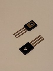 2 pcs MJE13003 NPN POWER Transistors 400 Volt 1.5 amp TO126 New