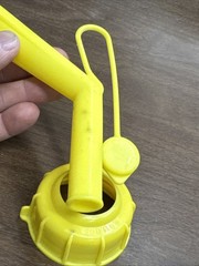 Chiton Gas can spout – YES HAS screen, Seal Disc, Vent Cap! VERY NICE CONDITION