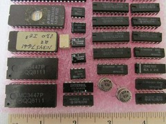 (34) Assorted DIP / Through-Hole IC Integrated Circuits Digital & Analog