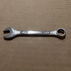 Wrenches 5/16″, 7/16”, 1/2”, 9/16”, and 5/8” Standard Combination Set SAE