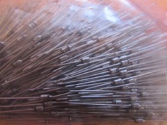 1N4760A Genuine Motorola 68V, 5%, DO-204AL Axial Diodes (30pcs) SHIPS NOW USA