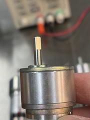 QTY 1 PITTMAN GEAR MOTOR 24 VOLTS 60.5:1 RATIO 3/16” SHAFT WITH FLAT VERY CLEAN