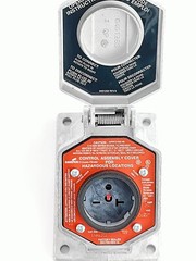BOX OF 2 CROUSE-HINDS ENR6202 Delayed Action Circuit Breaking Receptacle NEW