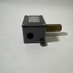 UNITED ELECTRIC J6 266 PRESSURE CONTROLLER SWITCH 9610 0-100 PSI