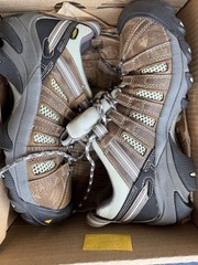 KEEN Flint Low Women’s Size 8 Wide Steel Toe Work Shoes Brown Leather NEW OP BOX