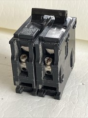 ITE Siemens B220 Circuit Breaker 20A 2Pole 120/240VAC 10KAIC Bolt On Panel Mount