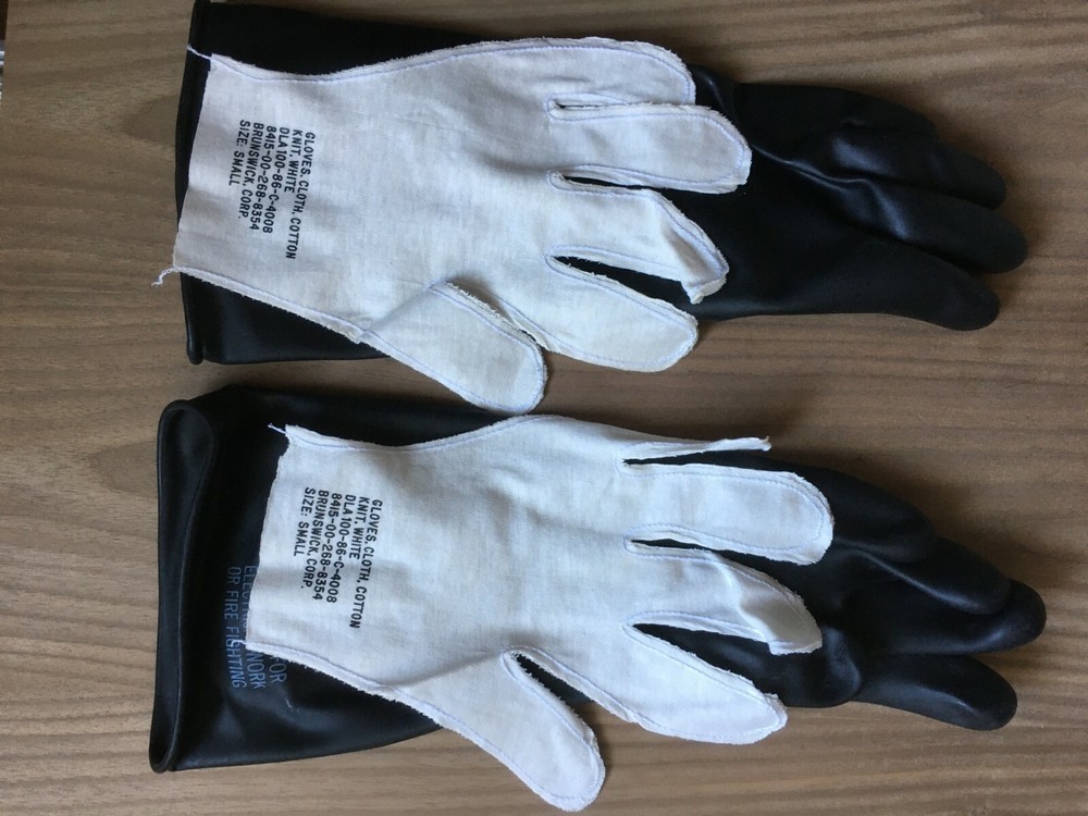 Brunswick Corp – Chemical Protective Glove Set With Glove Liners – Small