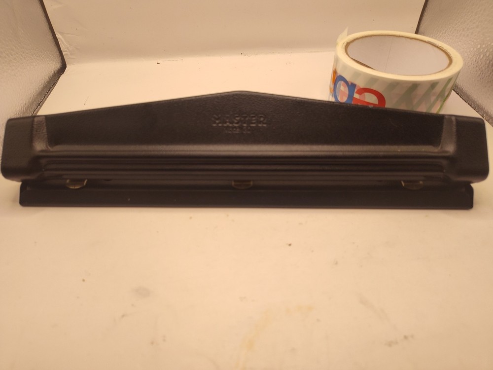 Master Three Hole Punch – 3 Punch Head[s] 30FB Ten-Sheet Free Shipping