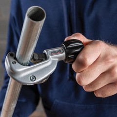 RIDGID 1/8″ to 1-1/8″ Copper & Stainless Steel Tubing Cutter w/ Spare Wheel