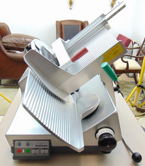 Bizerba 13” Blade Automatic Gravity Feed Deli Slicer