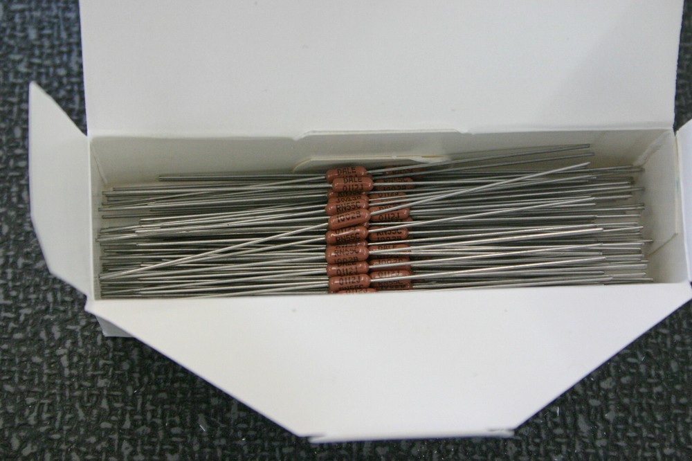 200 Pieces Vishay Dale RN55C1002B 10K Ohm Resistors 1/10 Watt 0.1% Tolerence