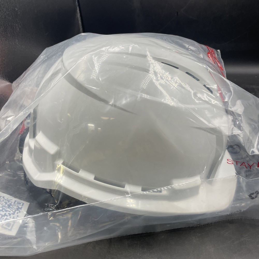 Milwaukee 48-73-1706 BOLT White Type 1 Class C Bolt 100 Vented Safety Helmet