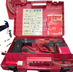 Hilti DX 460 Powder Actuated Fastening Tool Nail Gun With Case And Few Extras