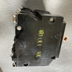 (1) CH120 Cutler-Hammer Type CH 1 Pole 20 Amp 120v METAL FOOT / FULL NOTCH Used