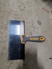 DEWALT Drywall 10″ Blue Steel Taping Knife w/ Soft Grip Handle | DXTT-2-126