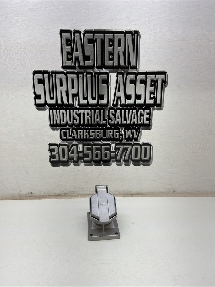 Crouse-Hinds ENR5201 Receptacle Assembly Hazardous Locations 20amp 125-VAC New